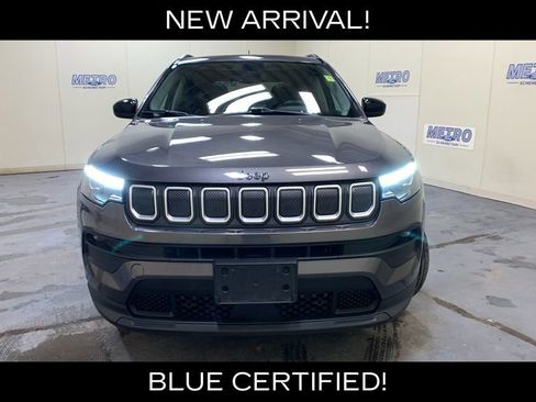 Used 2022 Jeep Compass Latitude w/ Sun and Sound Group AWD/4WD image 8