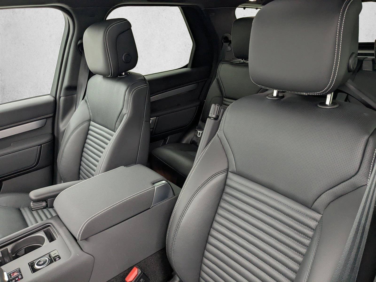 New 2026 Land Rover Discovery Limited Edition AWD/4WD image 10
