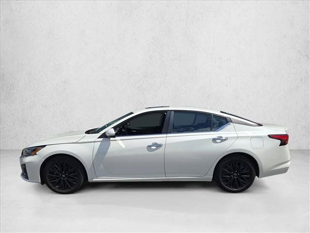 Used 2025 Nissan Altima 2.5 SV w/ SV Special Edition Package FWD image 8