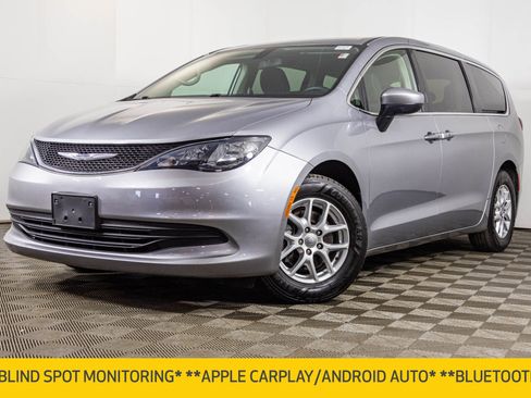 Used 2020 Chrysler Voyager LX FWD image 2