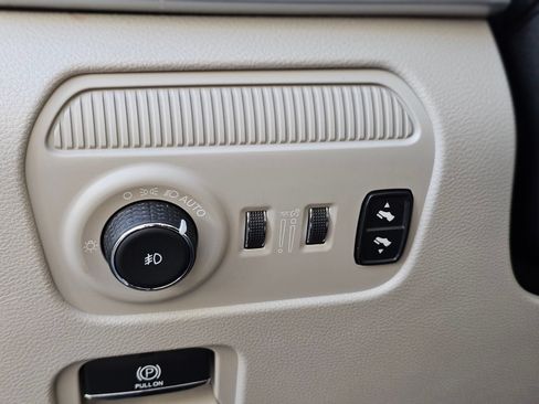 Used 2024 Jeep Wagoneer Series II AWD/4WD image 17