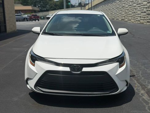 Used 2024 Toyota Corolla LE FWD image 4