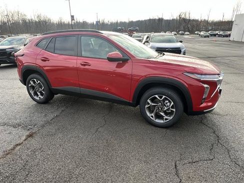 New 2026 Chevrolet Trax LT w/ Driver Confidence Package image 8