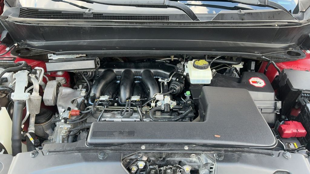 Used 2015 Nissan Pathfinder Platinum FWD image 23