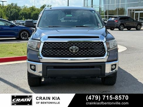 Used 2018 Toyota Tundra SR5 w/ SR5 Upgrade Package AWD/4WD image 2