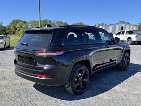 New 2025 Jeep Grand Cherokee Altitude AWD/4WD image 19