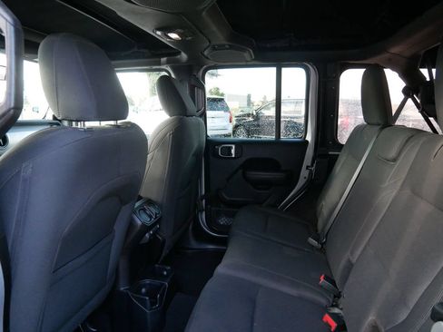Used 2018 Jeep Wrangler Unlimited Sport S AWD/4WD image 10