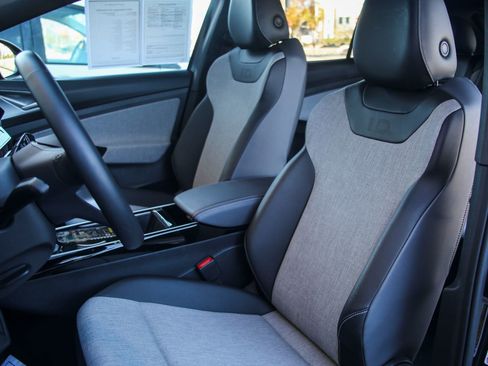 Used 2023 Volkswagen ID.4 2WD image 14