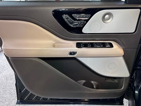 Used 2023 Lincoln Aviator Reserve w/ Equipment Group 201A image 20