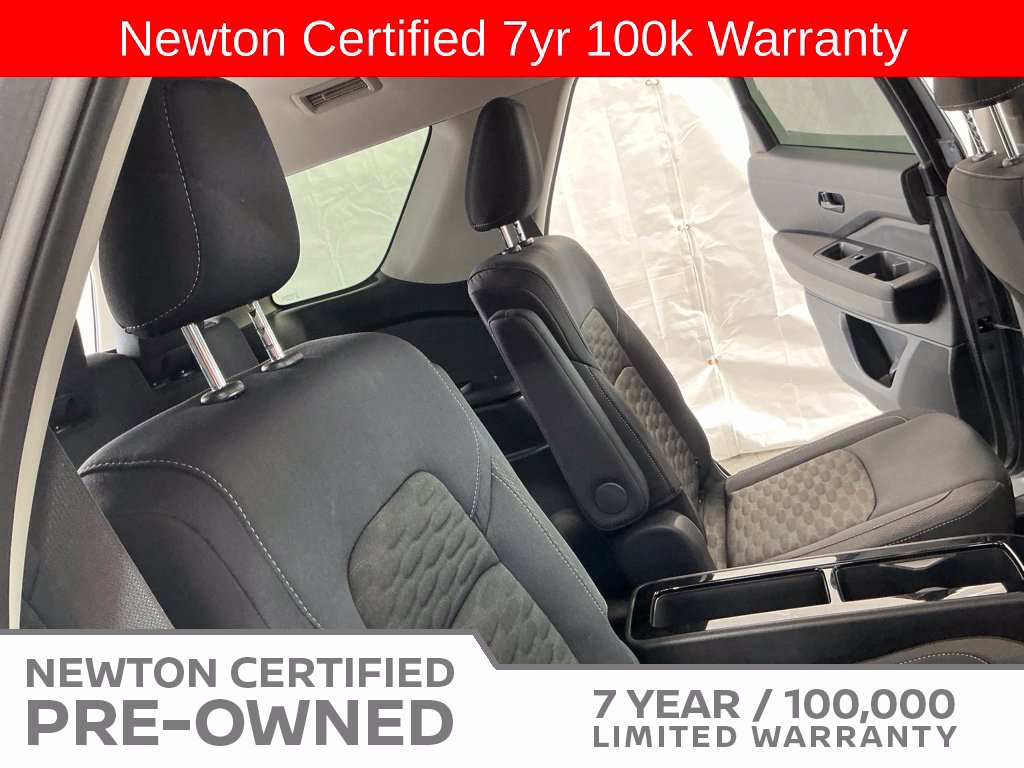 Used 2025 Nissan Pathfinder SV w/ SV Premium Package FWD image 22