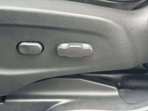 Used 2020 Buick Encore Preferred FWD image 18