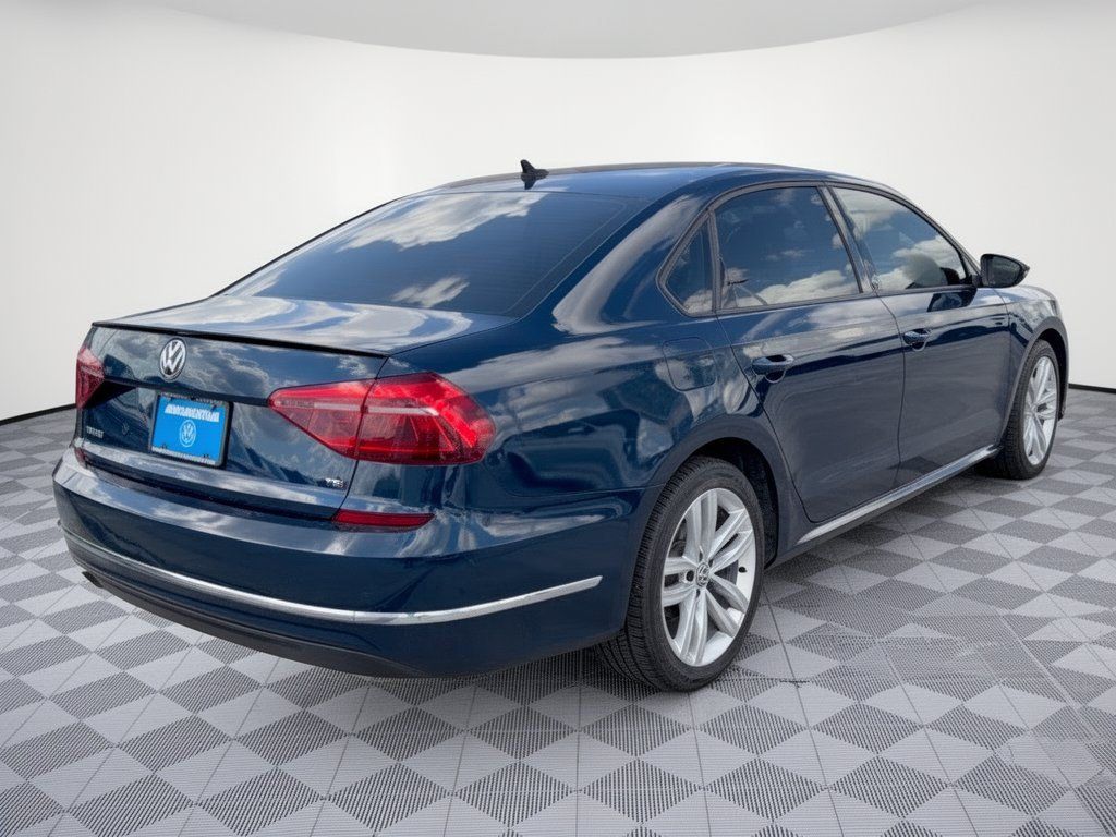 Used 2019 Volkswagen Passat 2.0T Wolfsburg FWD image 9