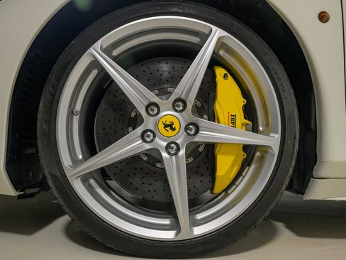 Used 2015 Ferrari 458 Spider RWD image 20