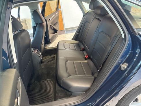 Used 2018 Volkswagen Passat 2.0T SE FWD image 30