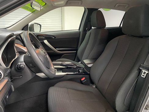 Used 2020 Mitsubishi Eclipse Cross ES image 10