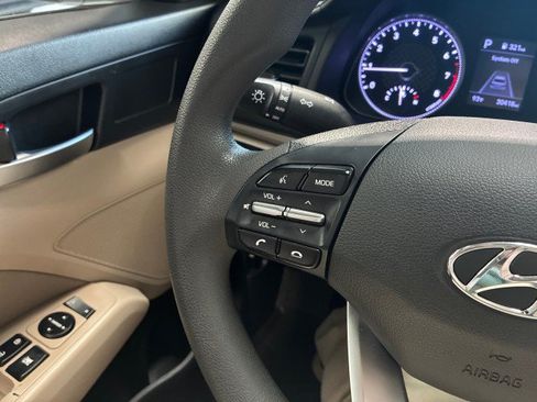 Used 2020 Hyundai Elantra SEL w/ Winter Weather Package FWD image 24