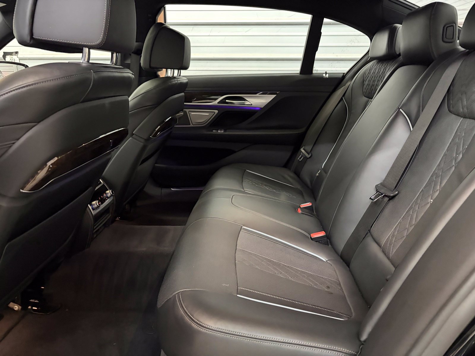 Used 2022 BMW 740i xDrive w/ M Sport Package AWD/4WD image 6
