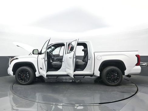 New 2026 Toyota Tundra SR5 AWD/4WD image 32