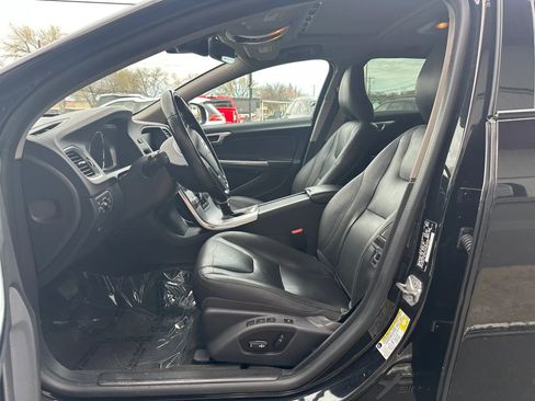 Used 2018 Volvo V60 T5 Cross Country AWD/4WD image 7