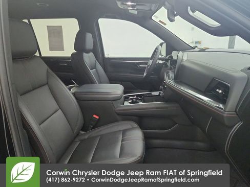 Used 2025 Chevrolet Tahoe RST w/ Comfort Package AWD/4WD image 32