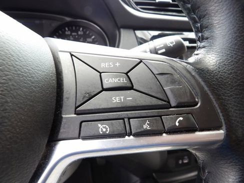 Used 2022 Nissan Rogue Sport SV FWD image 23