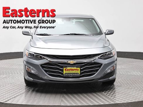 Used 2024 Chevrolet Malibu LT FWD image 2