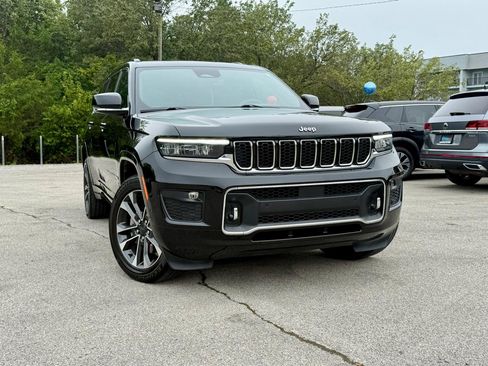Used 2021 Jeep Grand Cherokee L Overland w/ Luxury Tech Group IV AWD/4WD image 19