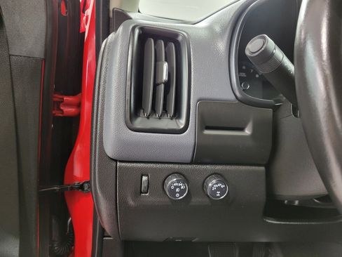 Used 2018 Chevrolet Colorado Z71 image 10