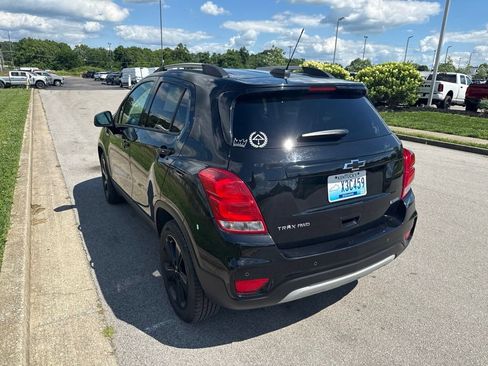 Used 2018 Chevrolet Trax Premier w/ Midnight Edition AWD/4WD image 4