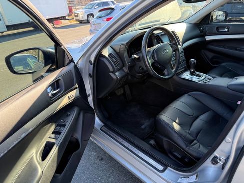Used 2012 INFINITI G37 x Sedan w/ Premium Pkg image 7