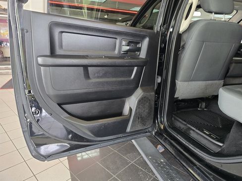 Used 2018 RAM 1500 Express w/ Black Ram 1500 Express Group AWD/4WD image 11