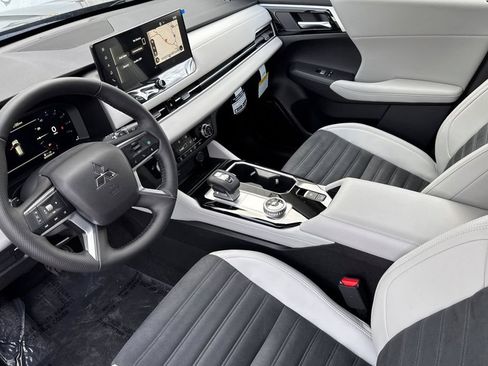 New 2026 Mitsubishi Outlander SE AWD/4WD image 10