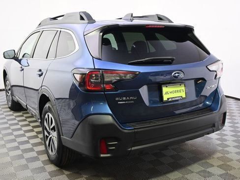 Used 2022 Subaru Outback Premium image 3
