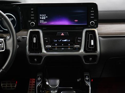 Used 2023 Kia Sorento SX Prestige image 17