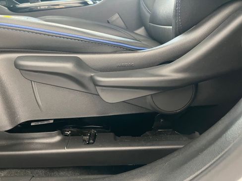 Used 2025 Buick Envista Sport Touring image 23