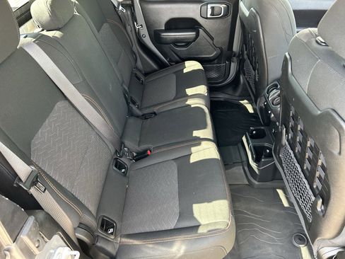 Used 2022 Jeep Gladiator Mojave w/ Trailer Tow Package image 12