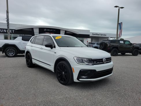Used 2020 Volkswagen Tiguan SE R-Line image 1