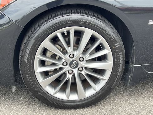 Used 2018 INFINITI Q50 Luxe w/ Essential Package (3.0T Luxe) AWD/4WD image 9