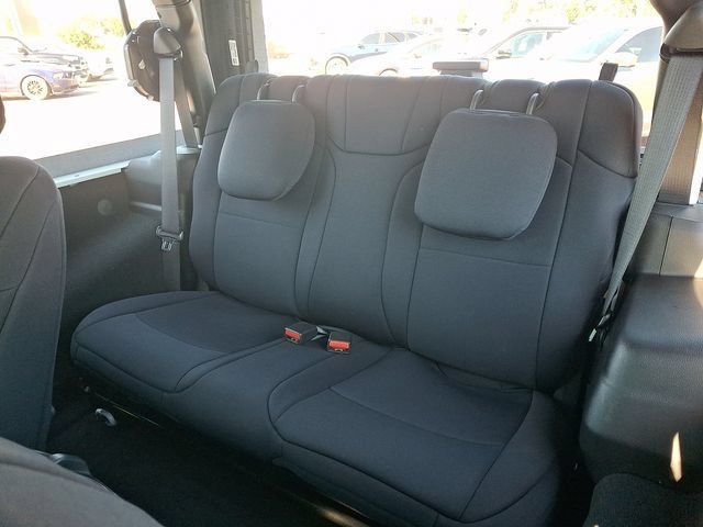 Used 2025 Jeep Wrangler Sport AWD/4WD image 10