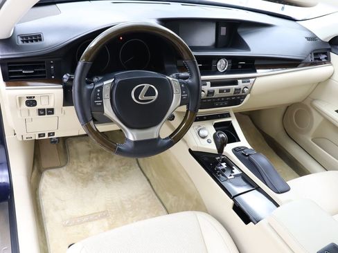 Used 2015 Lexus ES 350 w/ Luxury Package image 12