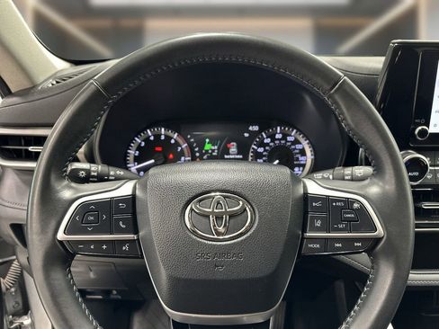 Used 2023 Toyota Highlander LE FWD image 21