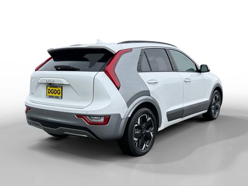 Used 2023 Kia Niro Wave FWD image 5