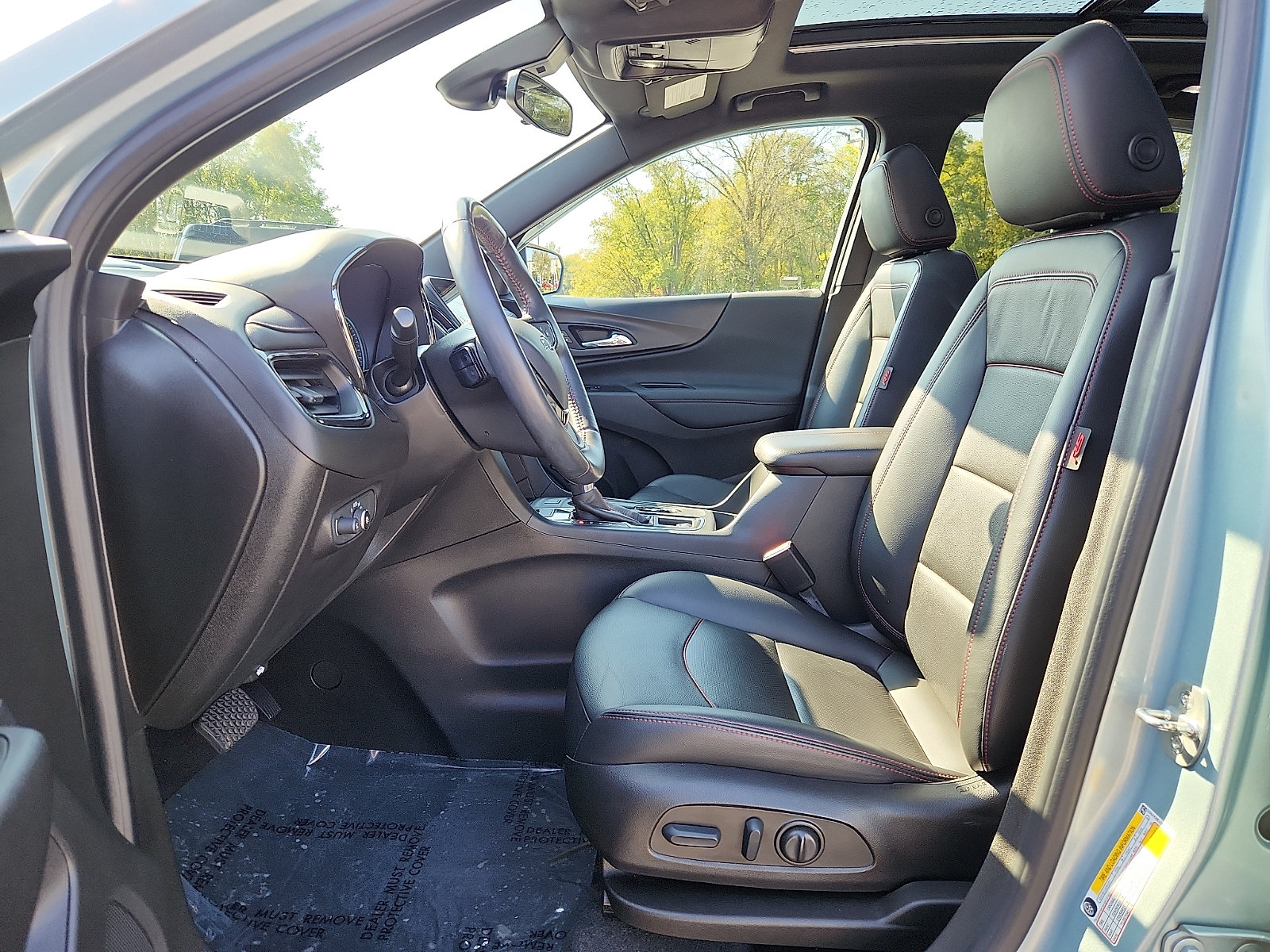 Used 2022 Chevrolet Equinox RS w/ RS Leather Package AWD/4WD image 13