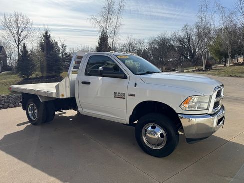 Used 2015 RAM 3500 Tradesman w/ Power & Remote Entry Group image 8