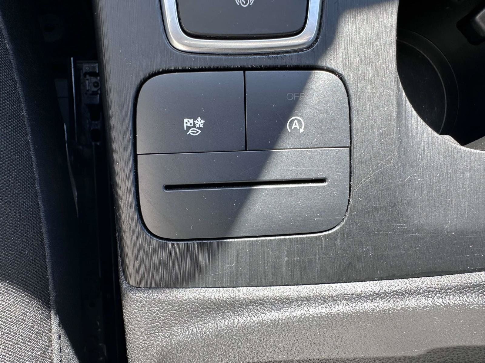 Used 2025 Ford Escape Active AWD/4WD image 27