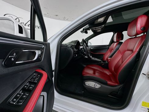 Used 2021 Porsche Macan GTS image 21