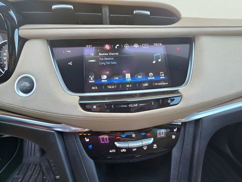 Used 2017 Cadillac XT5 Platinum w/ Driver Assist Package AWD/4WD image 21