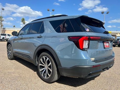 Used 2025 Ford Explorer ST-Line w/ Premium Package image 4