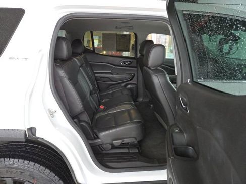 Used 2023 GMC Acadia SLT image 53