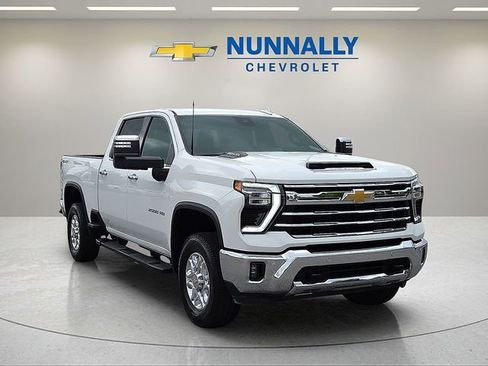 Certified 2024 Chevrolet Silverado 2500 LTZ w/ LTZ Convenience Package AWD/4WD image 7